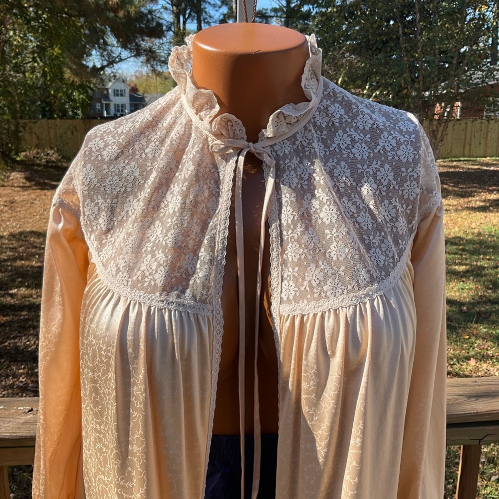 Givenchy robe 1970s Lace & Satin Givenchy Intimite Paris
